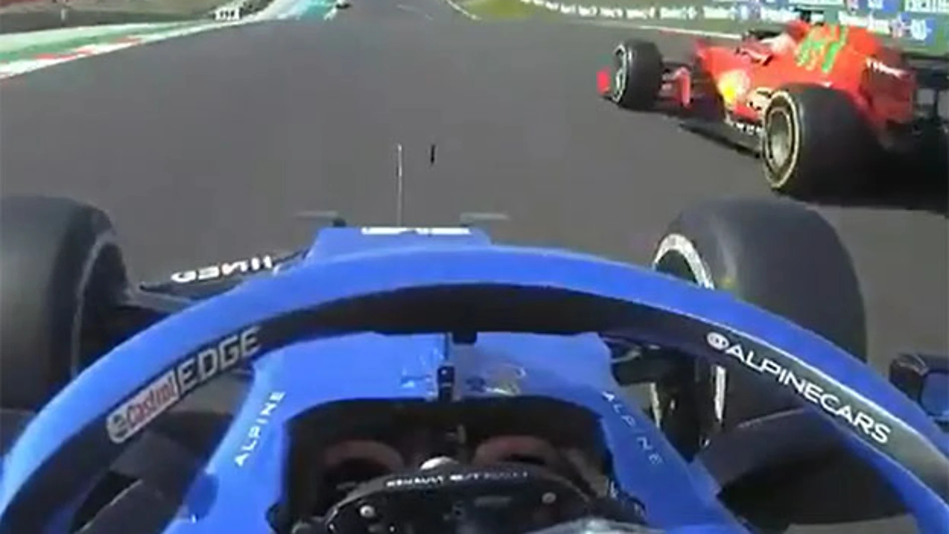 Fernando Alonso adelanta a Carlos Sainz en el Gran Premio de Portugal.