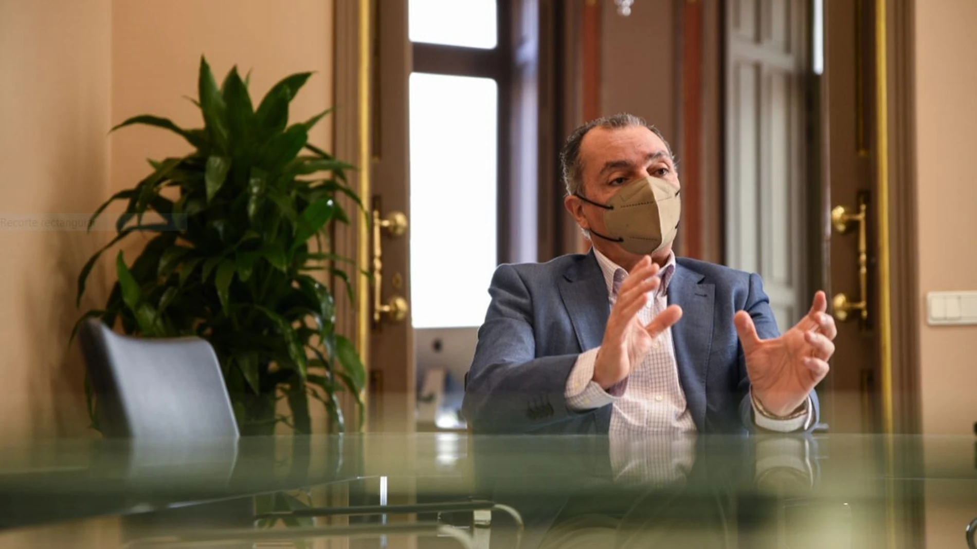 El presidente de la CEV, Salvador Navarro, en una entrevista