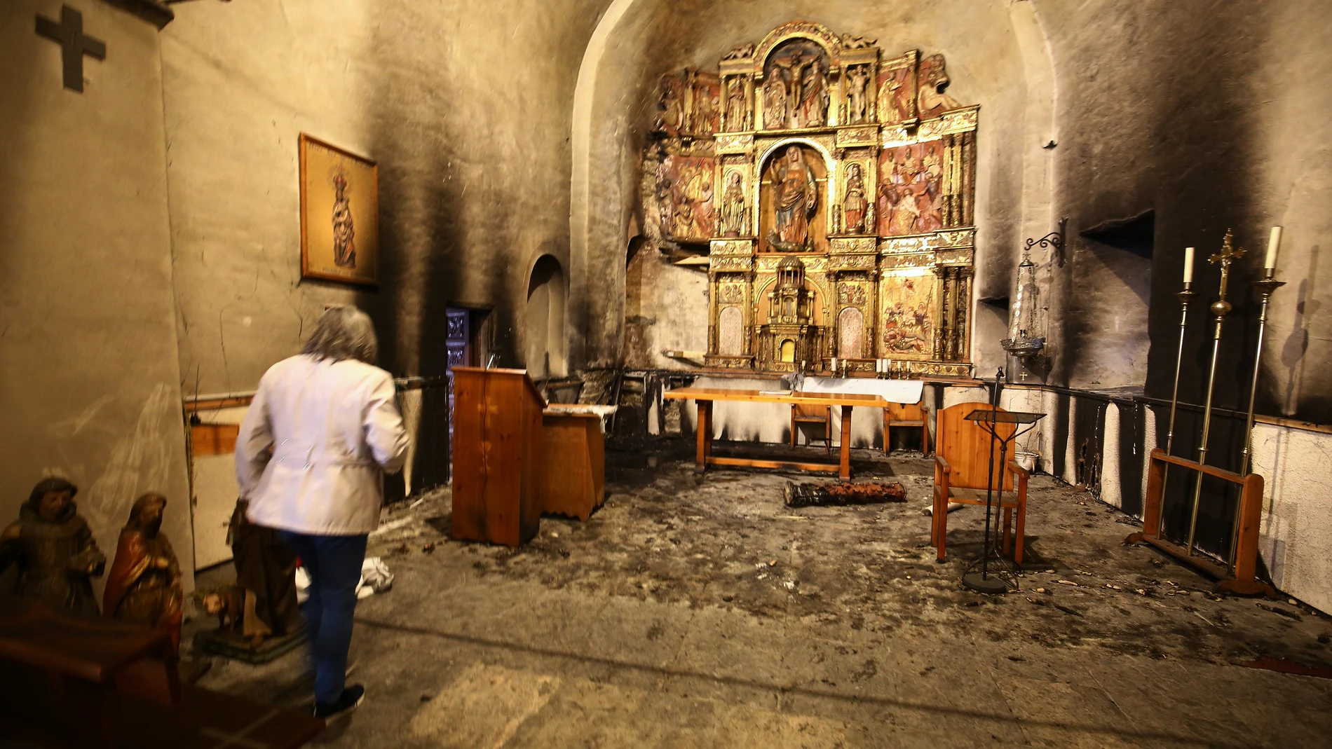 Incendio en la iglesia de la localidad de Balboa (León)