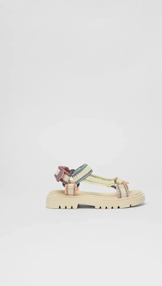 Sandalia plataforma neopreno de Zara Kids