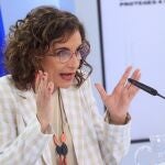 La portavoz del Gobierno y ministra de Hacienda, María Jesús Montero durante la rueda de prensa tras el Consejo de Ministros