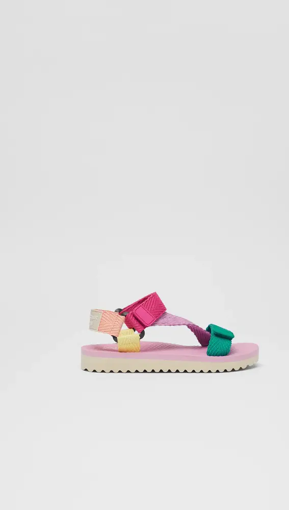 Sandalia técnica colores de Zara Kids