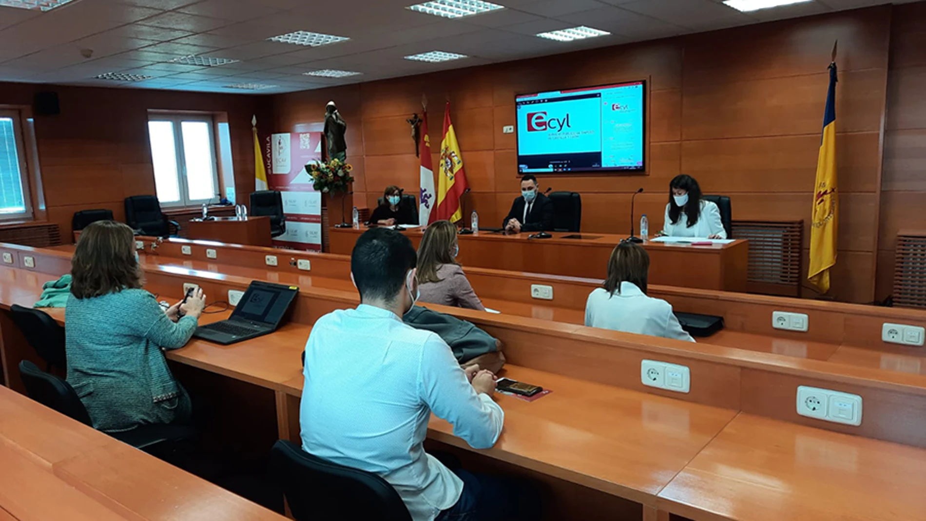 Sesión formativa de empleo y emprendimeinto en la Universidad Católica de Ávila (UCAV)