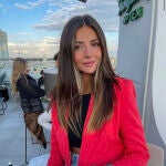 Arteha Fusté con blazer de Zara en las azoteas de Madrid.