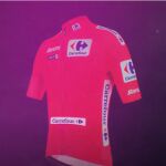 Maillot rojo diseñado por Santini para la Vuelta 2021