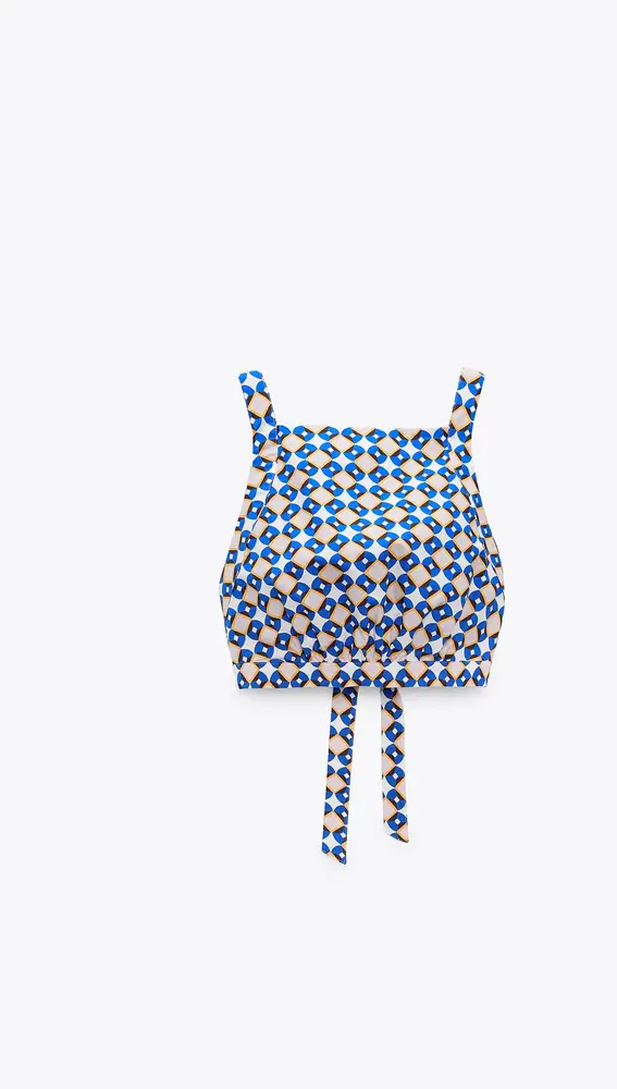 Top estampado geométrico con pañoleta de Zara
