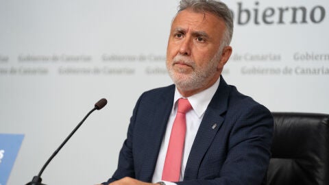 Quién es Ángel Víctor Torres, el ministro que ha anunciado que sufre un  cáncer: una vida marcada por la temprana pérdida de su madre