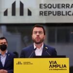 El candidato de ERC a la presidencia de la Generalitat, Pere Aragonès, ha anunciado este sábado que iniciarán la legislatura "con un Govern en solitario" ante la imposibilidad de avanzar "hacia un acuerdo definitivo" con JxCat..