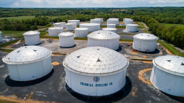 La empresa Colonial Pipeline sufrió en mayo de 2021 el mayor ciberataque realizado con éxito a una infraestructura de energía, interrumpiendo el suministro de combustible en la Costa Este de EE.UU durante una semana.