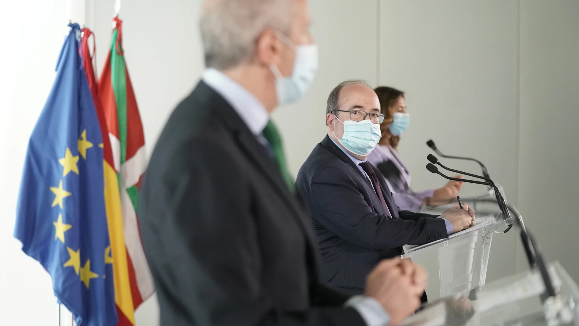 El ministro de Política Territorial y Función Pública, Miquel Iceta, ayer en Bilbao tras oficializar la transferencia de prisiones al País Vasco