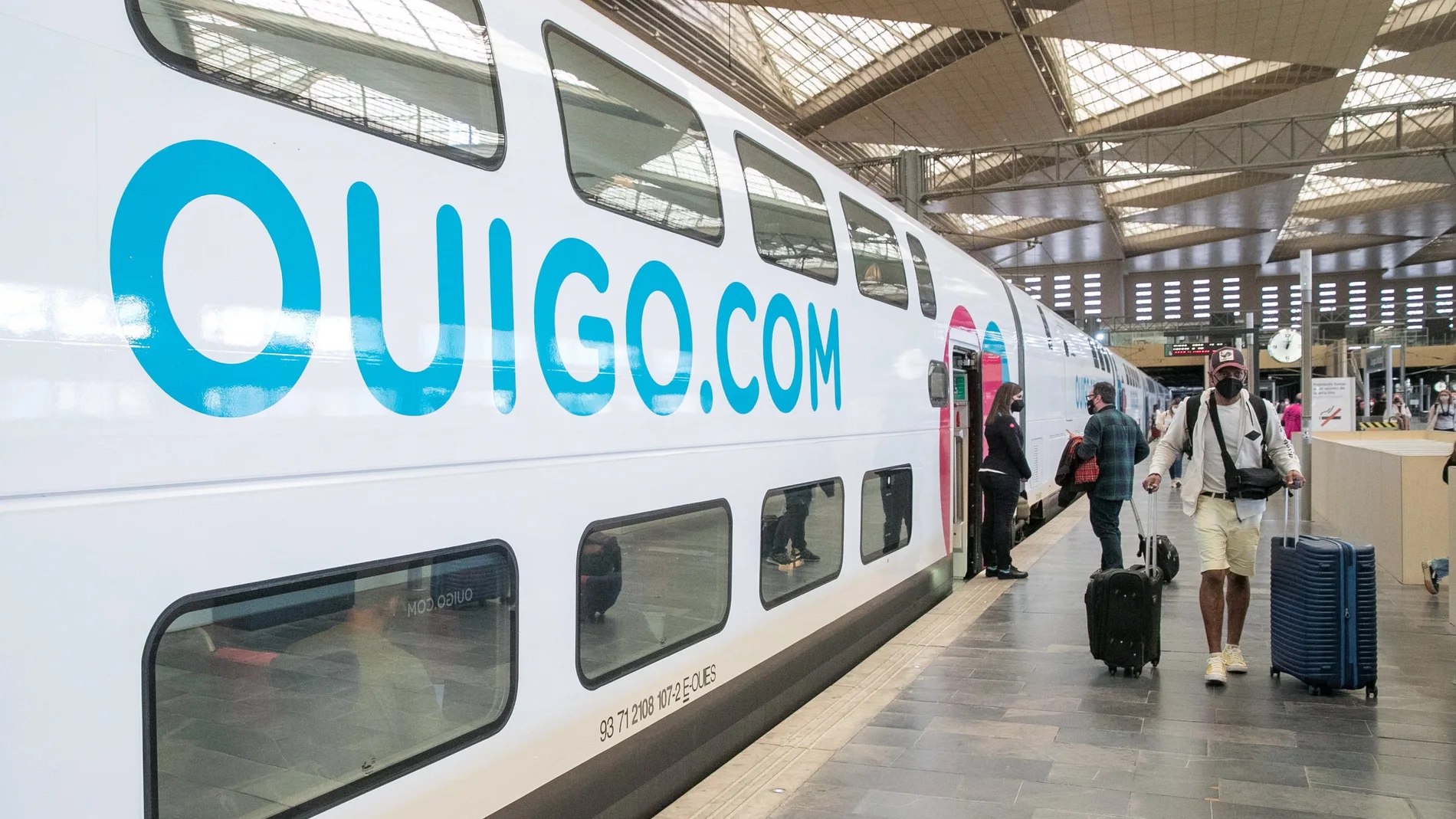 Un tren de Ouigo en la estación de Zaragoza