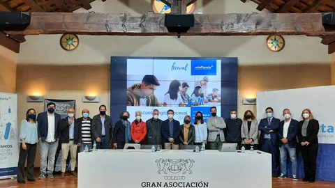 Participantes de la Jornada Piloto "Escuela Digital Feceval"