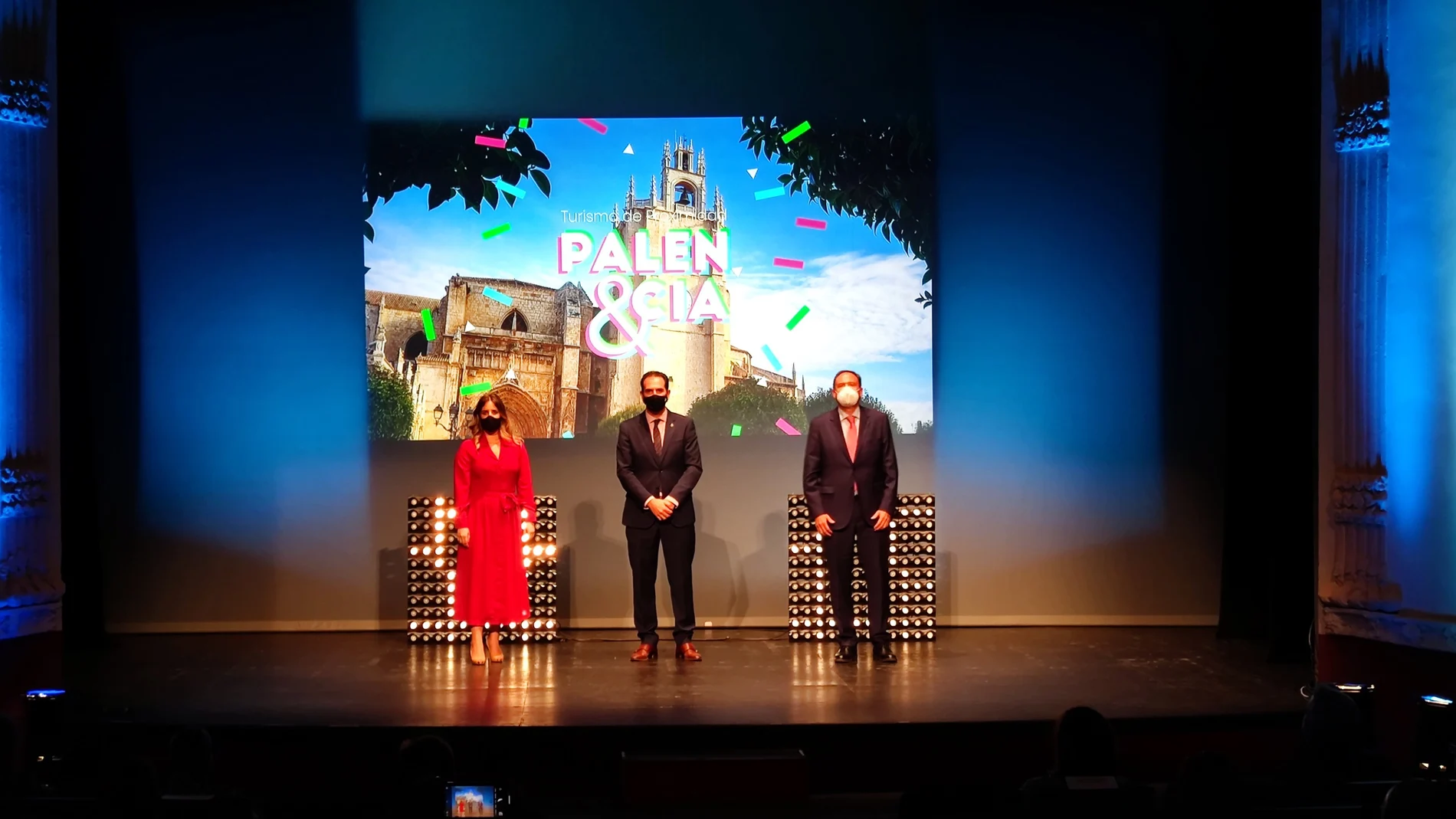 El alcalde de Palencia, Mario Simón, el teniente de alcalde Alfonso Polanco y la concejala de Cultura, Laura Lombraña, presentan la nueva Estrategia de Turismo