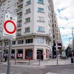 Una señal indicativa de Madrid Central en una vía de la capital, a 11 de mayo de 2021, en Madrid