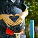 «Mujeres y personas embarazadas»