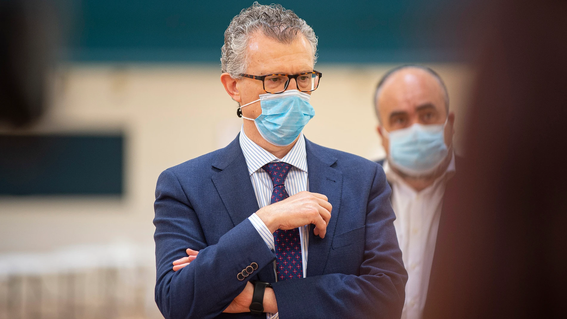El consejero de Salud de Murcia, Juan José Pedreño, durante una visita a un nuevo punto de vacunación en Cartagena