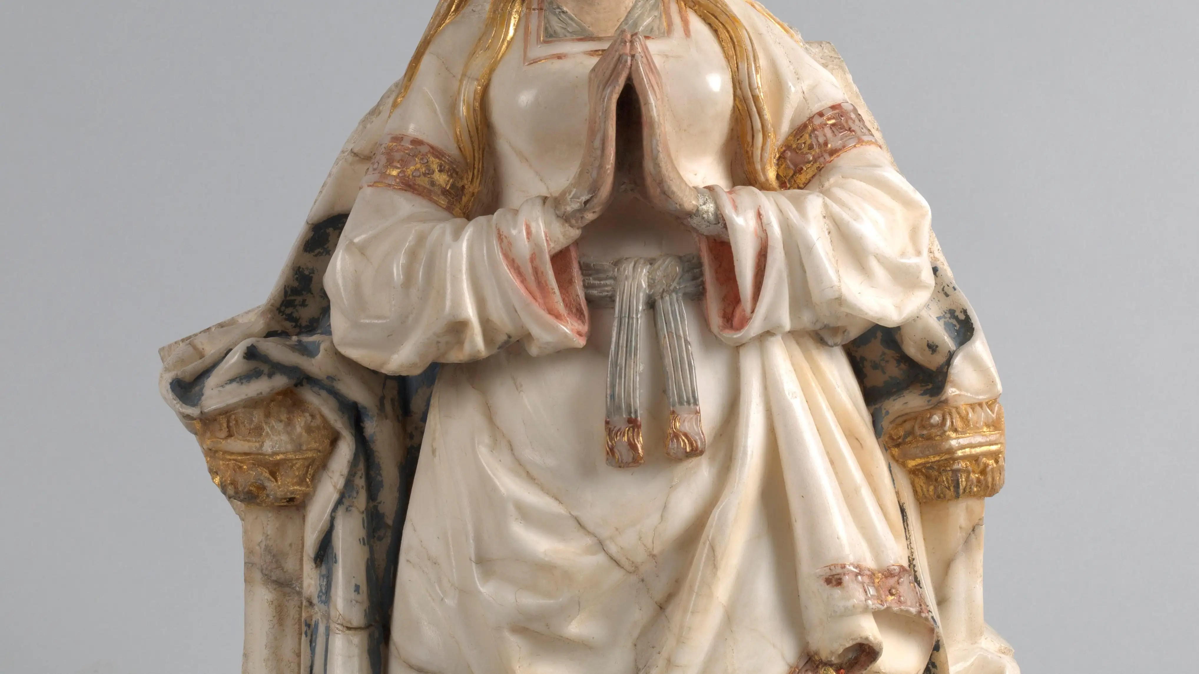 La escultura &quot;Virgen orante entronizada&quot;, asignada al Museo del Prado (Madrid) y que estaba datada en el siglo XV, es en realidad una obra del siglo XX