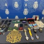 Efectos intervenidos por la Policía Nacional en la operación Coco Chanel contra el robo con violencia de relojes de lujo en Puerto Banús (Marbella)