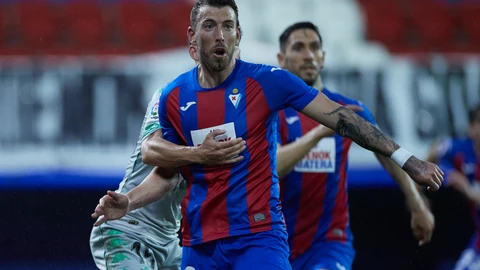 Sergi Enrich durante su etapa en el Eibar.