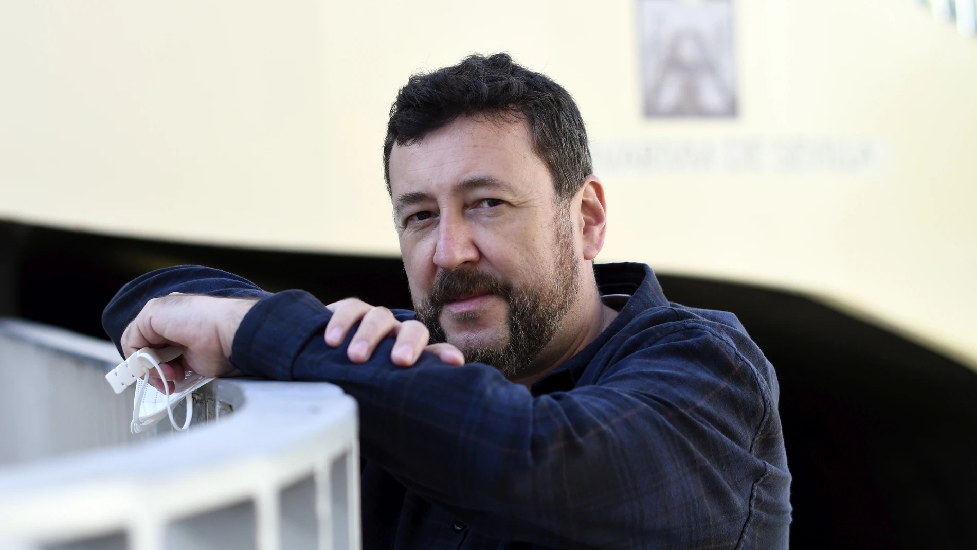 El escritor catalán y afincado en Córdoba Mario Cuenca Sandoval, durante una entrevista en Sevilla el pasado jueves