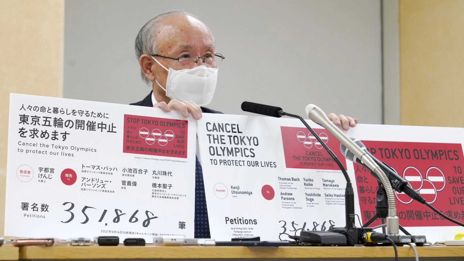 Tokyo (Japan), 14/05/2021.- Japan Federation of Bar Associations former president Kenji Utsunomiya attends a press conference at the Tokyo metropolitan government headquarters in Tokyo, Japan, 14 May 2021. Utsunomiya presented an online petition signed by more than 350,000 people asking for the cancellation of the Tokyo Olympics. (Japón, Tokio) EFE/EPA/JIJI PRESS JAPAN OUT EDITORIAL USE ONLY/ NO ARCHIVES