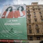 La lona gigante que desplegó Más Madrid en Gran Vía en las elecciones del 4-M