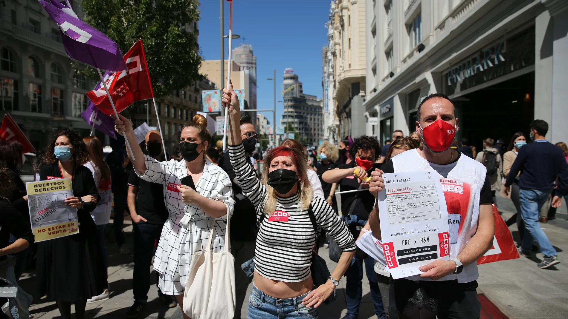 Trabajadores H&M se manifiestan contra el expediente de regulación de empleo (ERE) que afectará a un máximo de 1.100 empleados en España