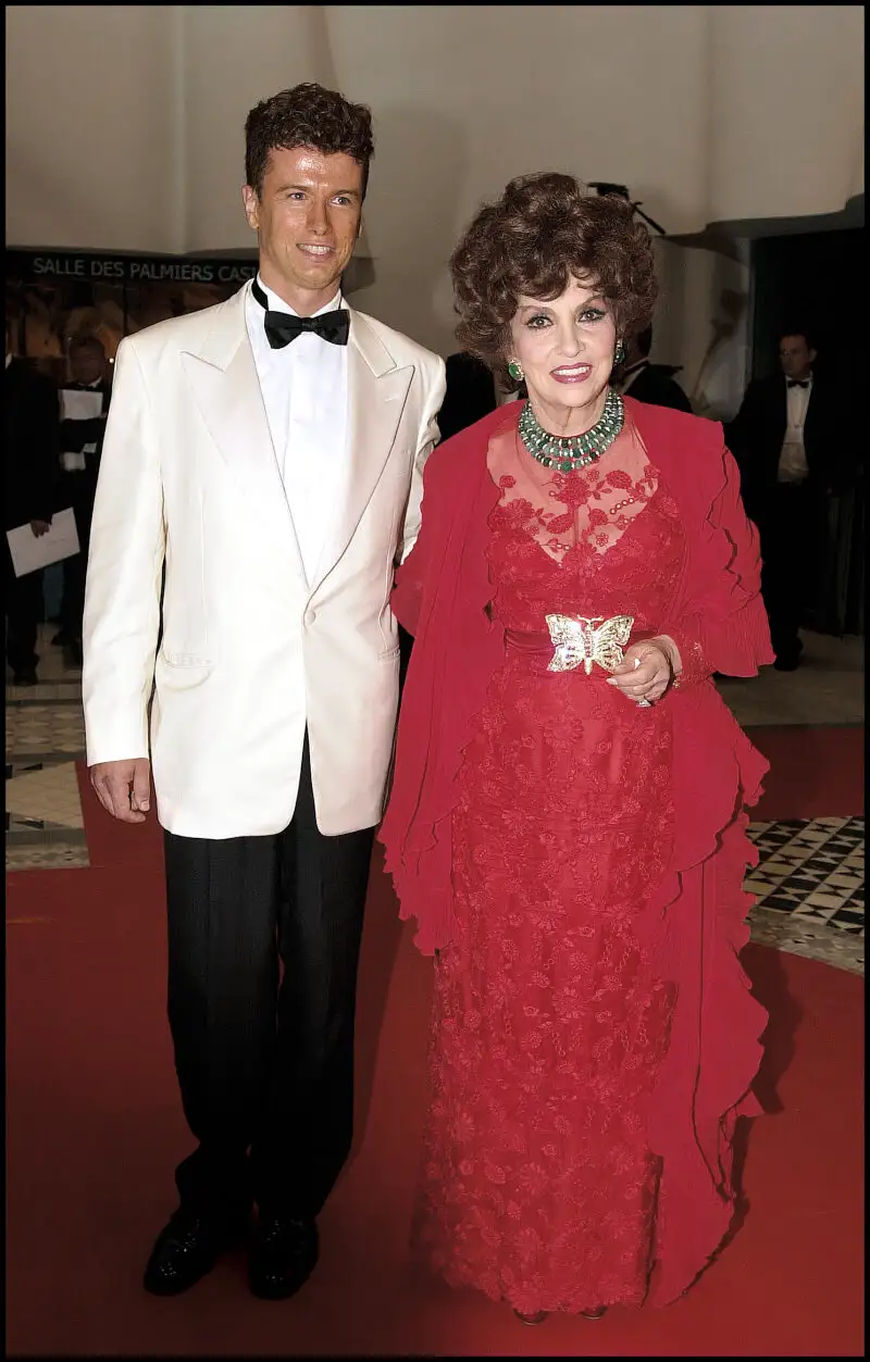 LA ACTRIZ GINA LOLLOBRGIDA Y SU NOVIO JAVIER RIGAU