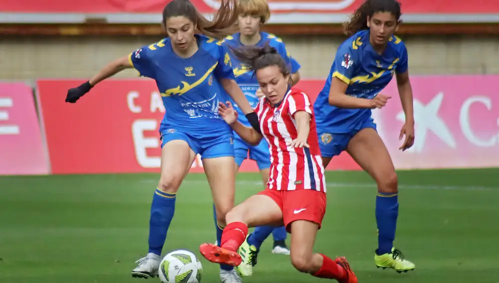 El Olímpico de León y el Atlético de Madrid se enfrentan en el estadio de la capital leonesa