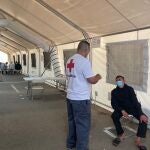 Realización de pruebas PCR a los migrantes en el puerto de Alicante