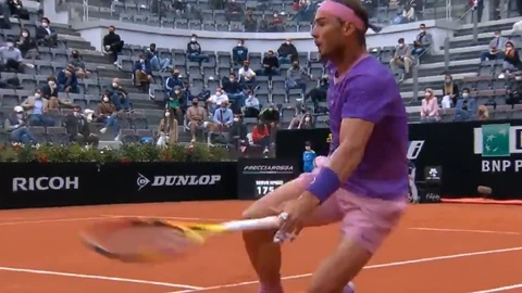 Nadal se fue al suelo en su partido ante Djokovic de forma peligrosa