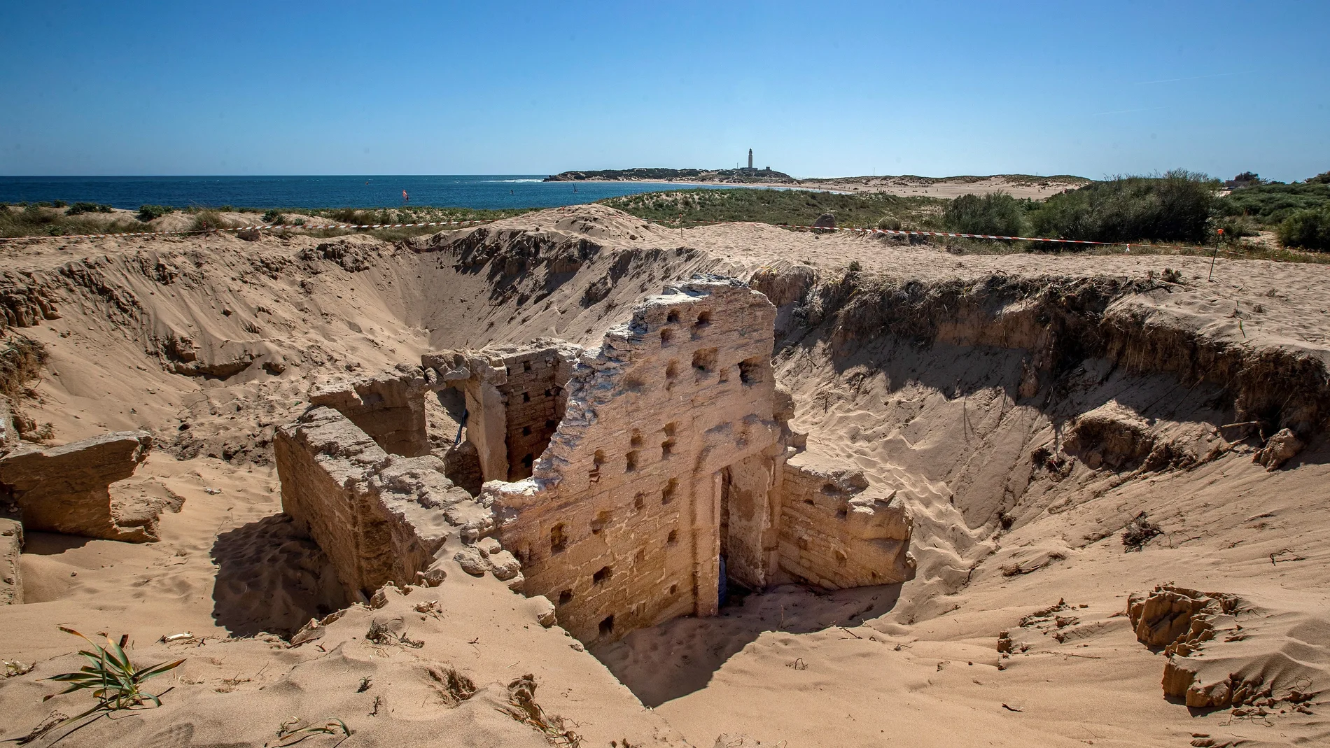 Imagen de las termas romanas en el Cabo de Trafalgar, uno de los espacios más emblemáticos y visitados de la costa gaditana en Barbate (Cádiz)