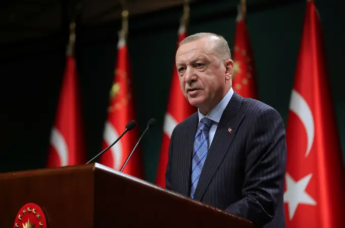 Erdogan “maldice” a Austria por izar la bandera de Israel