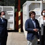 El alcalde de Madrid, José Luis Martínez-Almeida, interviene durante su visita al punto limpio fijo de Arganzuela