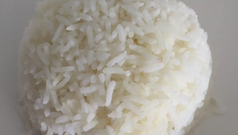 El arroz es un hidrato de carbono pero un estudio indica que su aporte glucémico se reduce notablemente si se consume con frijoles