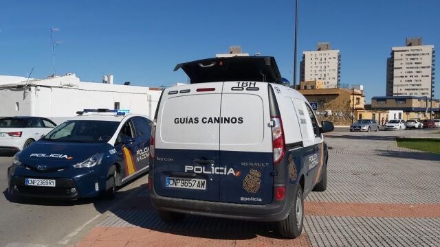 Vehículos de la Policía Nacional en San Fernando
