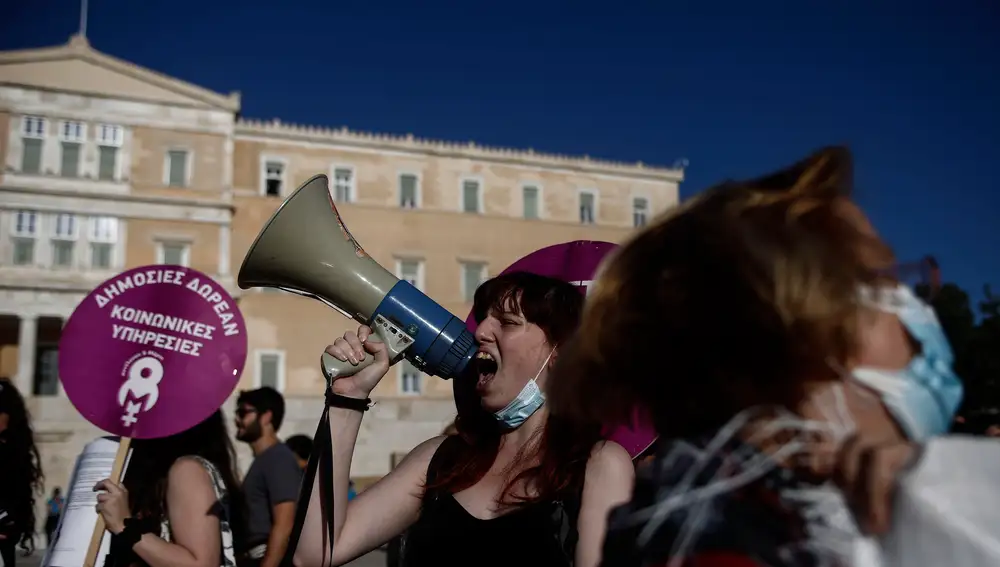 Protestas en Atenas (Grecia) por la nueva ley laboral.