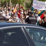 Varias personas se manifiestaron contra la llegada del presidente del Gobierno, Pedro Sánchez, a Ceuta EFE/ Brais Lorenzo