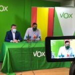El diputado regional de VOX, Pascual Salvador; y el presidente de VOX Murcia José Ángel AnteloVOX19/05/2021