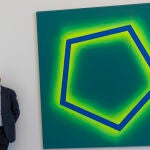 El sello de las pinturas de José María Yturralde es la combinación entre formas, luz y color, así como su relación con el espacio y el tiempo