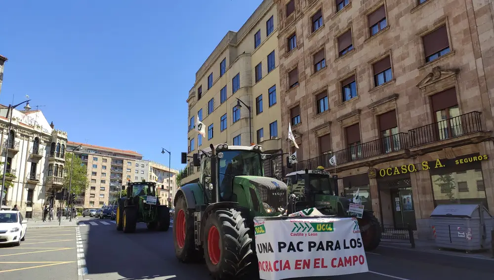 Tractores de la manifestación en la Gran Vía de Salamanca.EUROPA PRESS19/05/2021