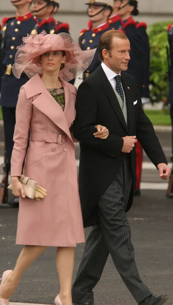 Rosario Nadal y kyril de Bulgaria a su llegada a la catedral de la Almudena, donde se celebra la boda entre el Príncipe Felipe y Letizia Ortiz.