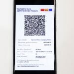 Certificado verde digital del presidente del Gobierno, Pedro Sánchez, durante su presentación en el ámbito de la Feria Internacional de Turismo en Madrid