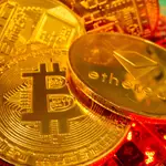 Representación de las monedas virtuales Bitcoin y Ethereum