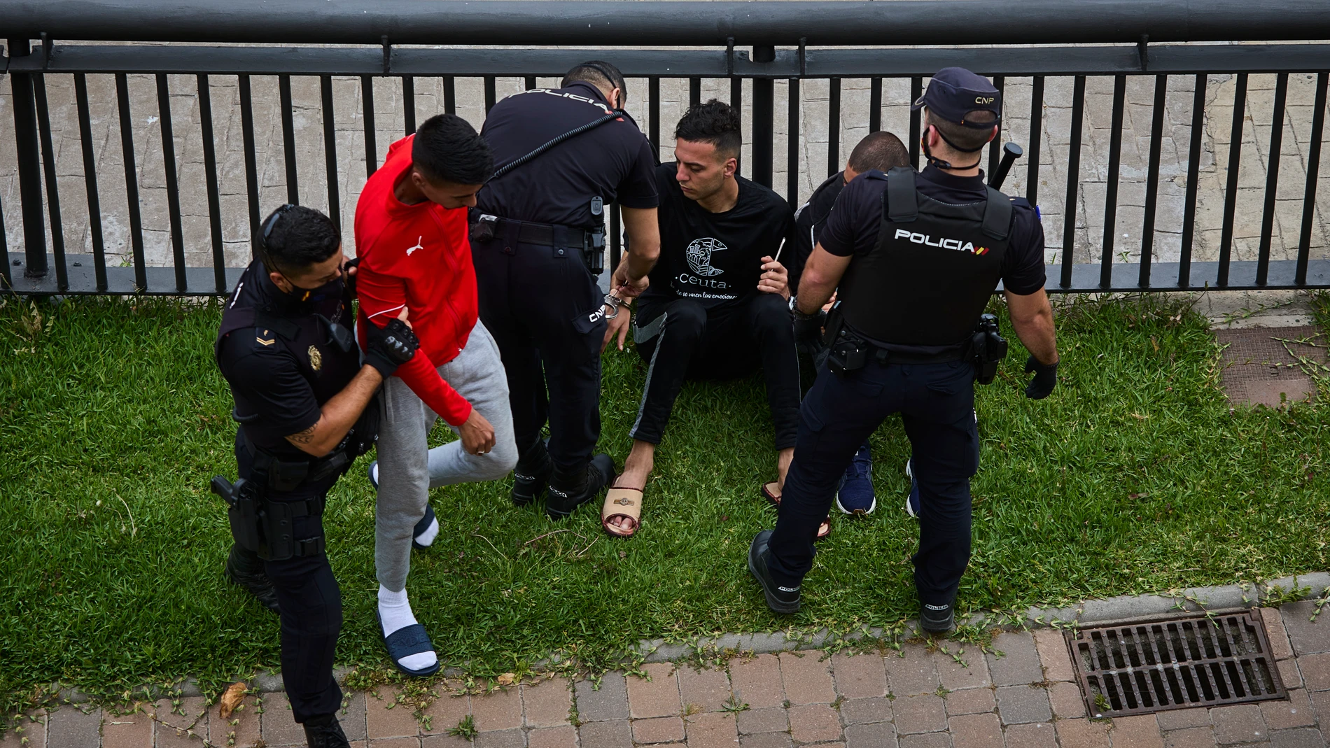 Se han intensificado los controles policiales y se están produciendo detenciones de los inmigrantes ilegales que circulan por el centro de la ciudad.