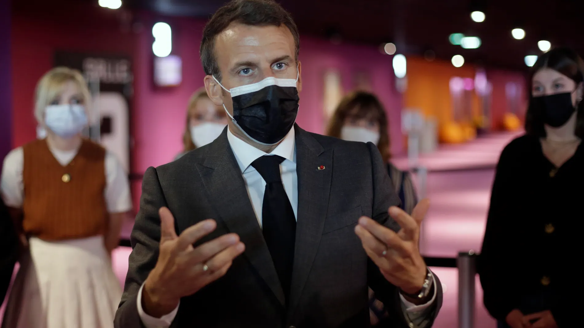 El presidente francés, Emmanuel Macron, anunció en un discurso que quienes se vacunaron en enero-febrero podrán beneficiarse desde primeros de septiembre de una nueva dosis. EFE