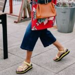 Influencer con sandalias estilo deportivo/PINTEREST