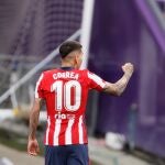 GRAF4424. VALLADOLID, 22/05/2021.- El delantero argentino del Atlético de Madrid Ángel Correa celebra su gol, primero del equipo ante el Real Valladolid, durante el último partido de LaLiga Santander que Real Valladolid y Atlético de Madrid disputan hoy sábado en el estadio José Zorrilla, en Valladolid. EFE/Ballesteros