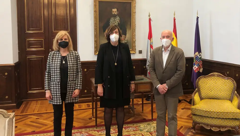 Armisén se reúne con la alcaldesa de Osorno