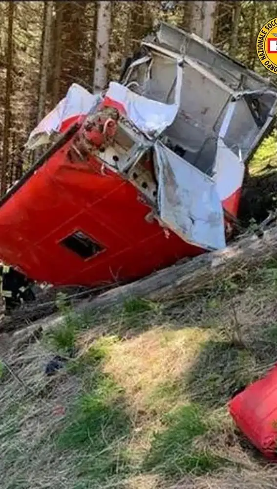 Imagen de la cabina accidentada en Stresa, cerca del lago Maggiore, en Italia